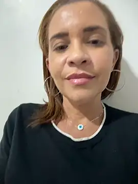 Sala de chat ao vivo de intact_w