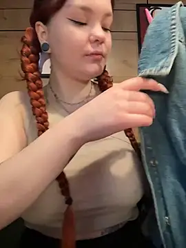 Baby__Fox Adlı Modelin Canlı Sohbet Odası