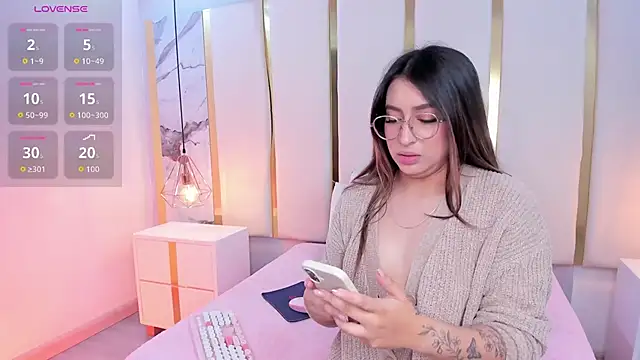 غرفة دردشة KamilaVegga المباشرة