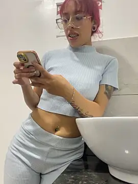MeraSecretXXX's Live Chat Room