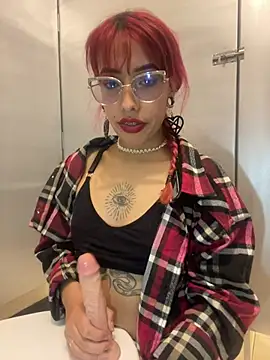 MeraSecretXXX Adlı Modelin Canlı Sohbet Odası