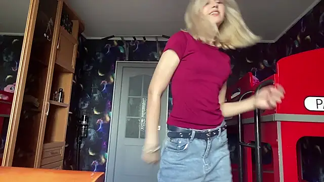 Nelly_Gilbert – Naživo chatovacia miestnosť