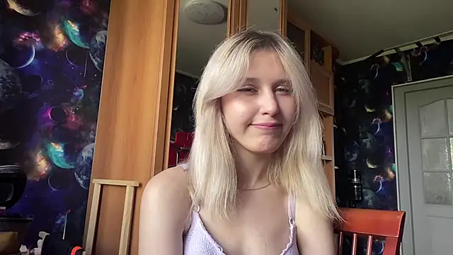 Chat soba uživo modela Nelly_Gilbert