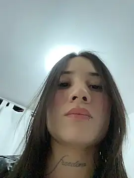 Miah_Carter Live chatroom
