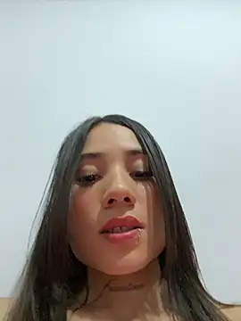 غرفة دردشة Miah_Carter المباشرة