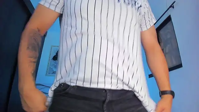 Seks show uživo modela Ryan_evannss_ na kameri