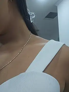 غرفة دردشة Luisa_Madrid المباشرة