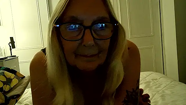 Chanel-56 – Naživo XXX chat