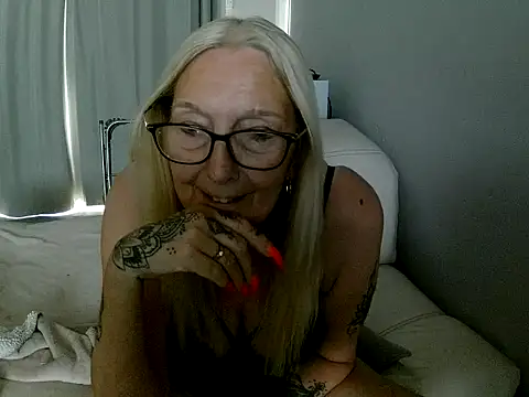 Chanel-56 Chat XXX live