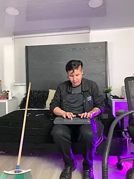 Živá chatovací místnost inkedsinners_