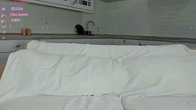 AliceFlowe's Live Chat Room