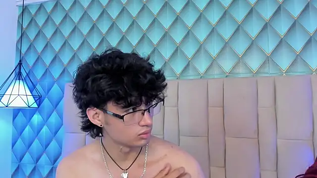 Sofia-Ethan's Live Chat Room