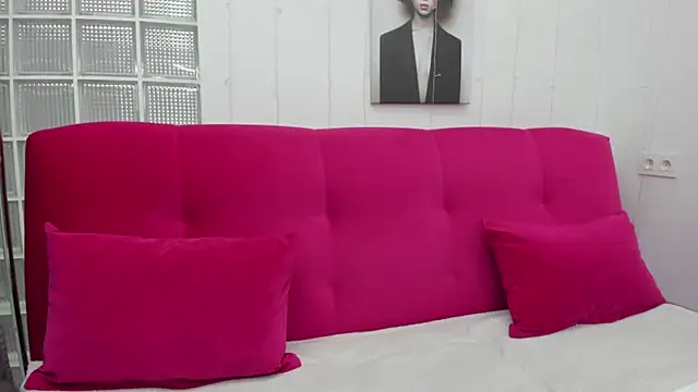 Shyly__Lisa Adlı Modelin Canlı Sohbet Odası