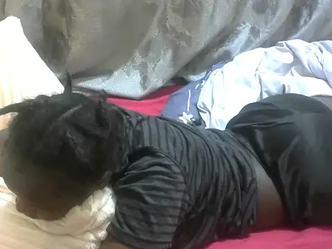 Black_Q Adlı Modelin Canlı Sohbet Odası
