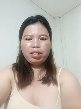 -Yeyi- Adlı Modelin Canlı Sohbet Odası