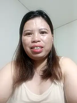 -Yeyi- Adlı Modelin Canlı Sohbet Odası