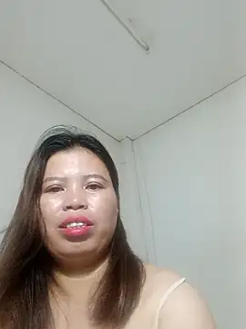 -Yeyi- Adlı Modelin Canlı Sohbet Odası
