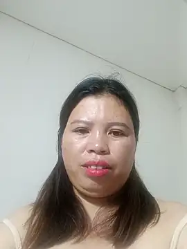 -Yeyi- Adlı Modelin Canlı Sohbet Odası
