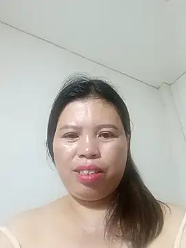 -Yeyi- Adlı Modelin Canlı Sohbet Odası