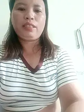 -Yeyi- – live chatrum