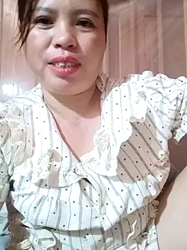 -Yeyi- Adlı Modelin Canlı Sohbet Odası