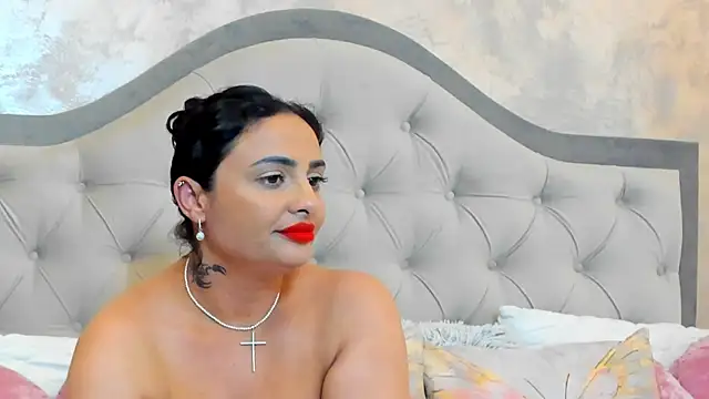 Bianca_Vale's Live Chat Room