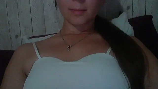 Živá chatovací místnost Bella--White