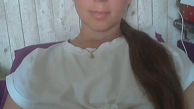 Sala de chat en directo de Bella--White