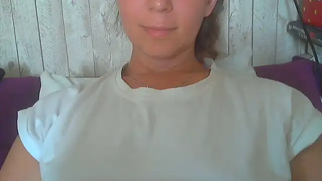 Živá chatovací místnost Bella--White