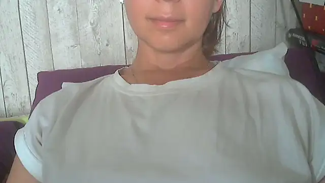 Sala de chat ao vivo de Bella--White