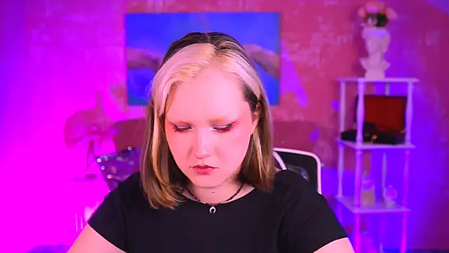 ViolettWoods Live chatroom