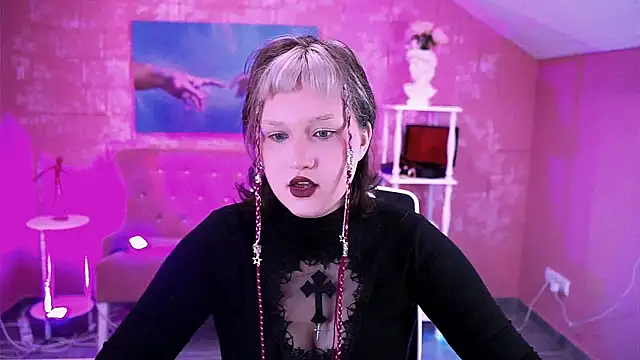 ViolettWoods élő chatszobája