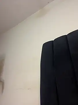 GoldenZuri's Live Chat Room