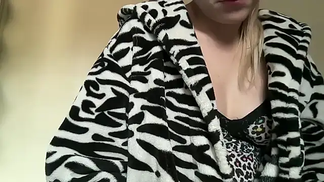 DisguisedTemptationXoxx's Live Sex Cam Show