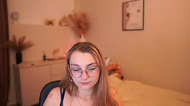 Sophielux18 live-chat rom