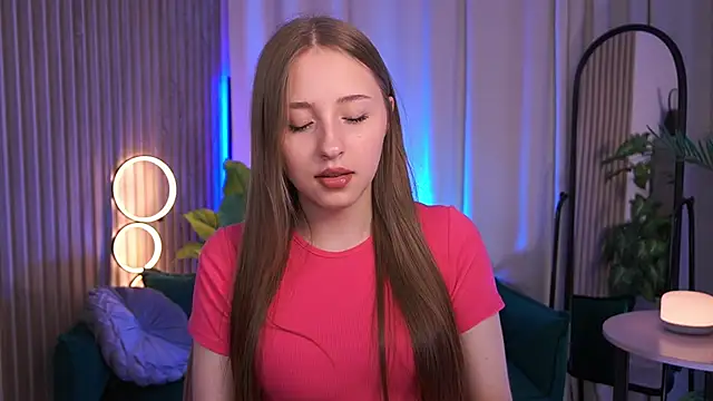 EvelinRoyce's Live Chat Room