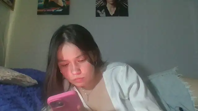 Sala de chat en directo de RiaLowelyt
