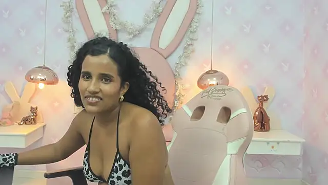 Sala de chat en directo de Horny_Curls
