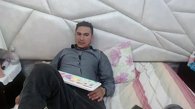 Andy-Sharit Live Chatraum