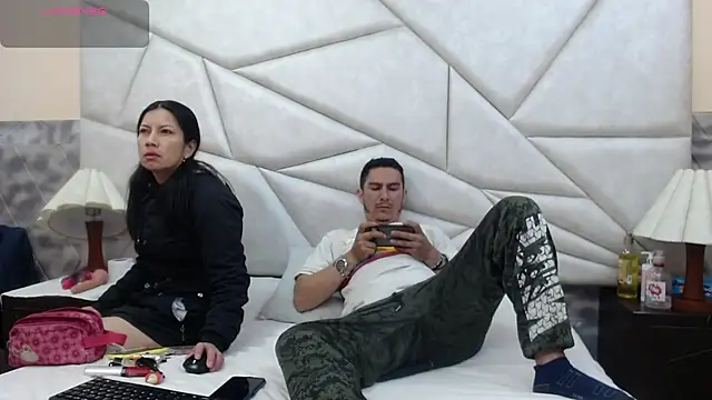 Sala de chat ao vivo de Andy-Sharit