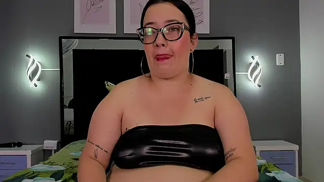 zoe_curvyy – live chatrum