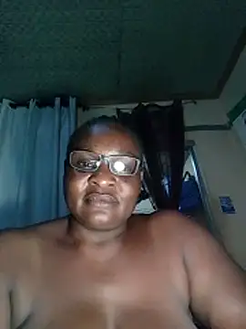 Ebonypearl2's Live Chat Room
