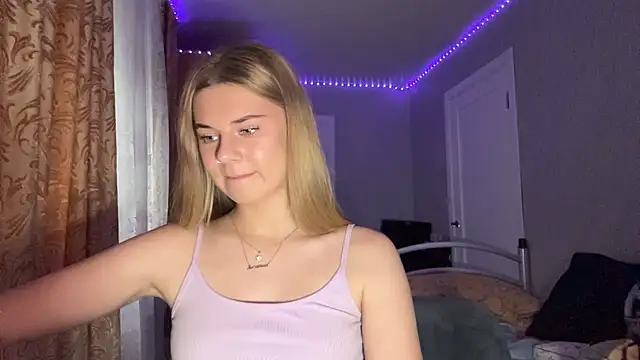 Chat soba uživo modela HoneysPiee