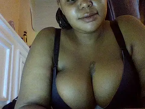 Živá chatovací místnost sexychubby22