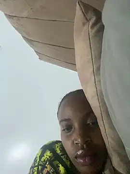 FreakyTrixie111's Live Chat Room