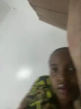 Phòng Chat Trực Tiếp FreakyTrixie111
