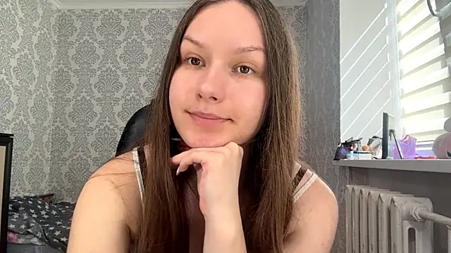ShaylaChong Adlı Modelin Canlı Sohbet Odası