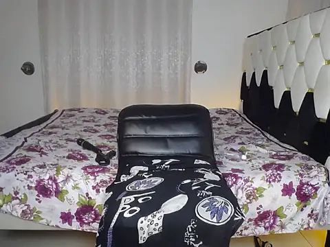 Živá chatovací místnost LynaBleir