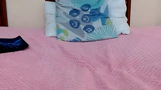 skinnykattylush19's Live Chat Room