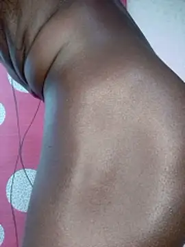 Seks show uživo modela rakeem_1_ na kameri